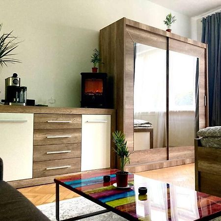 Sunny Flat In Center Of Prague Praga Exterior foto
